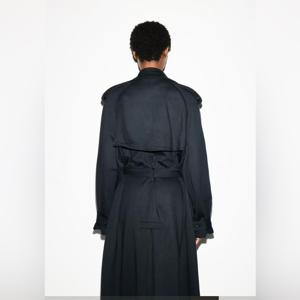 SKIMS - BOYFRIEND FLEECE
OVERSIZED TRENCH COAT🥀🥀🥀 - Picture 4 of 10
